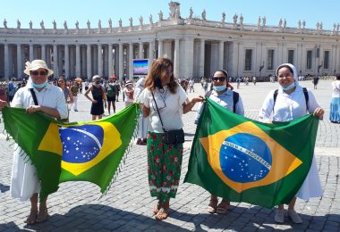 Em oração pelo Brasil